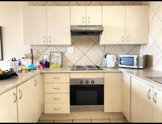 3 BEDROOM TOWNHOUSE FOR SALE IN WILROPARK